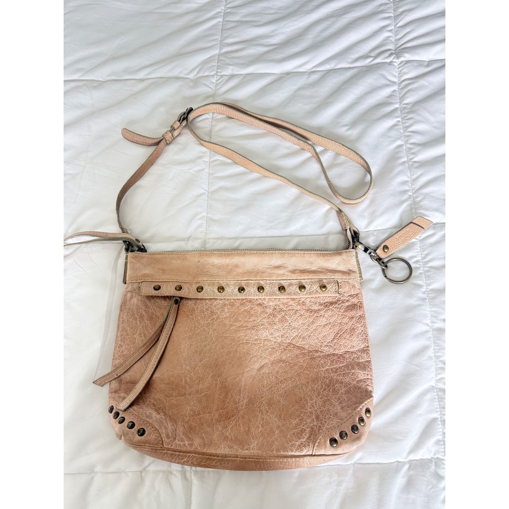 Frye and Co Crossbody Bag Womens Medium Peach Tan Fair Stud Distressed Leather
